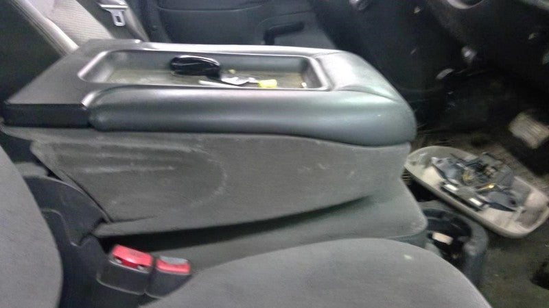 Automatic Transmission 4WD Fits 04-06 AVALANCHE 1500 1931349