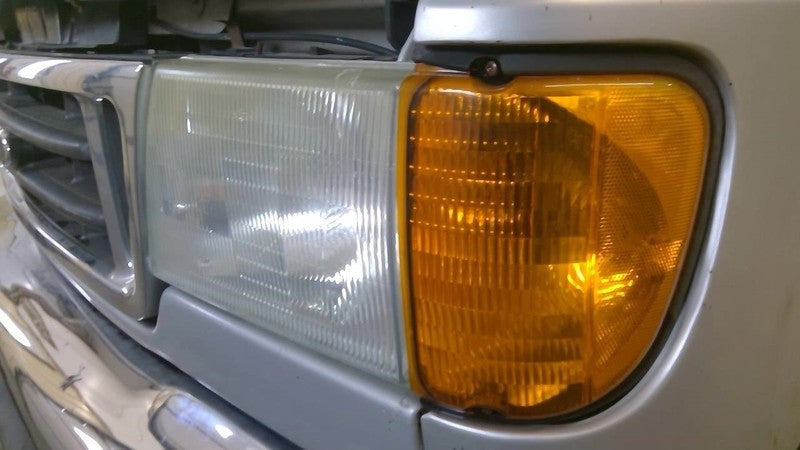 Fuse Box Engine Fits 05-08 FORD E150 VAN 1850922