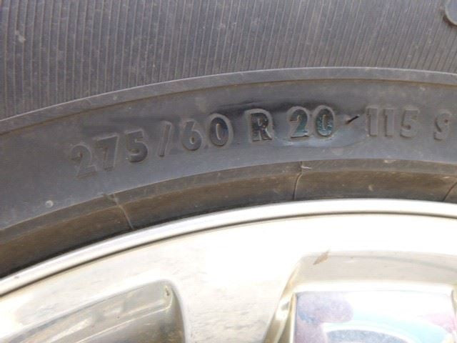 Console Front Floor Bucket Seats Fits 10-12 DODGE 2500 PICKUP 1618751