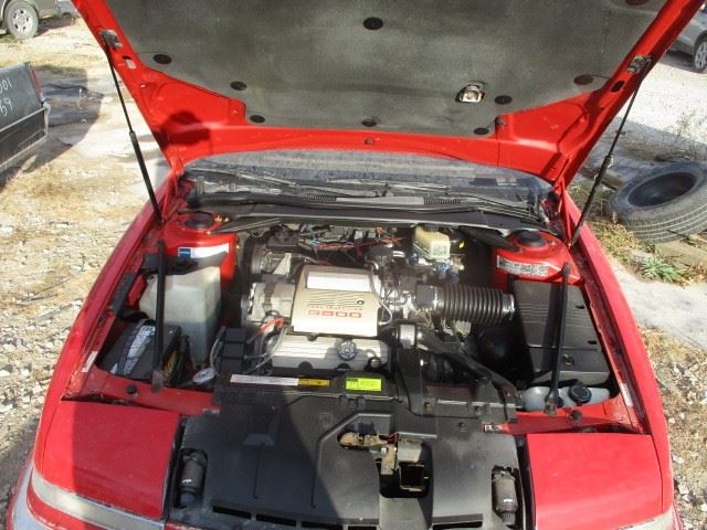 Passenger Right Front Knee Fits 90-91 REATTA 1623111