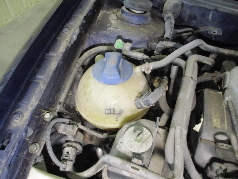AC Condenser Sedan City Canada Market Fits 99-11 JETTA 1924682