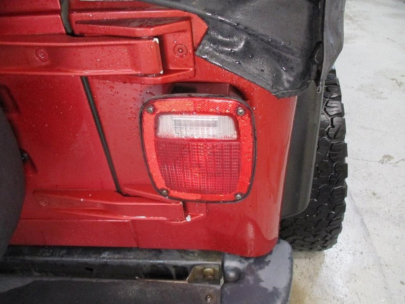 Passenger Right Tail Light Fits 98-06 WRANGLER 1886542