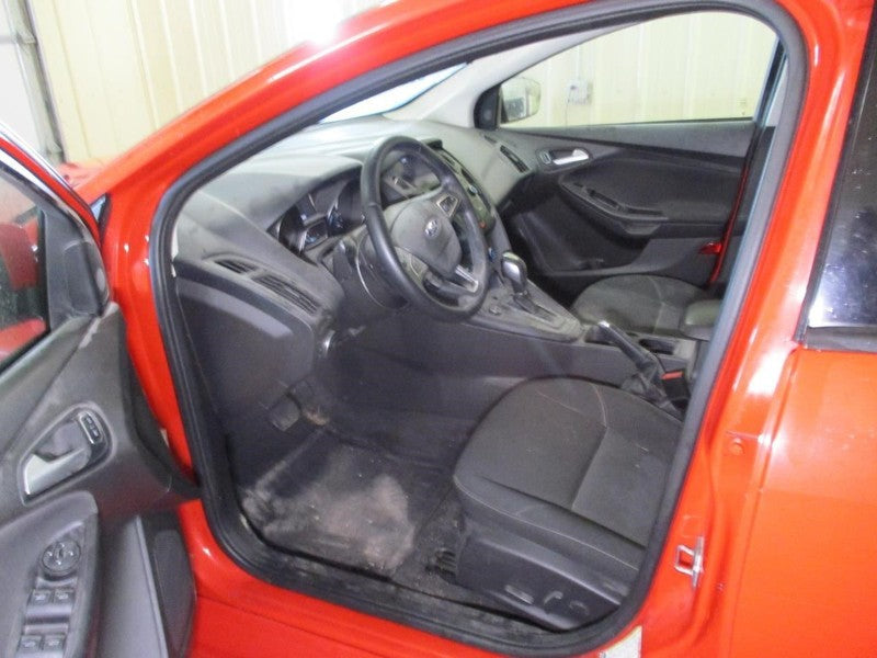 FOCUS     2015 Front Door Trim Panel 2061713