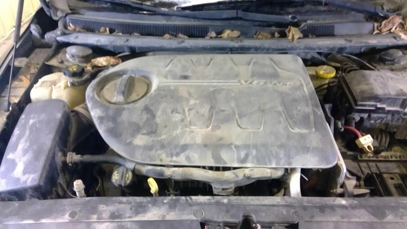 200       2015 Engine Cover 1722599