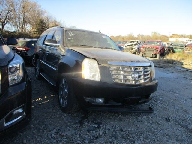 Driver Left Tail Light Quarter Mounted Fits 07-14 ESCALADE 1588941