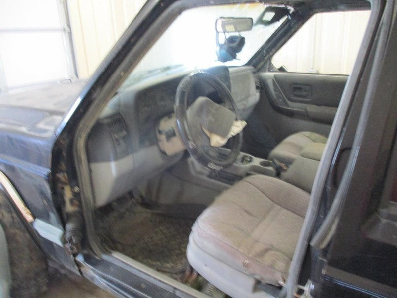 AC Compressor LHD Fits 97-01 CHEROKEE 1723862