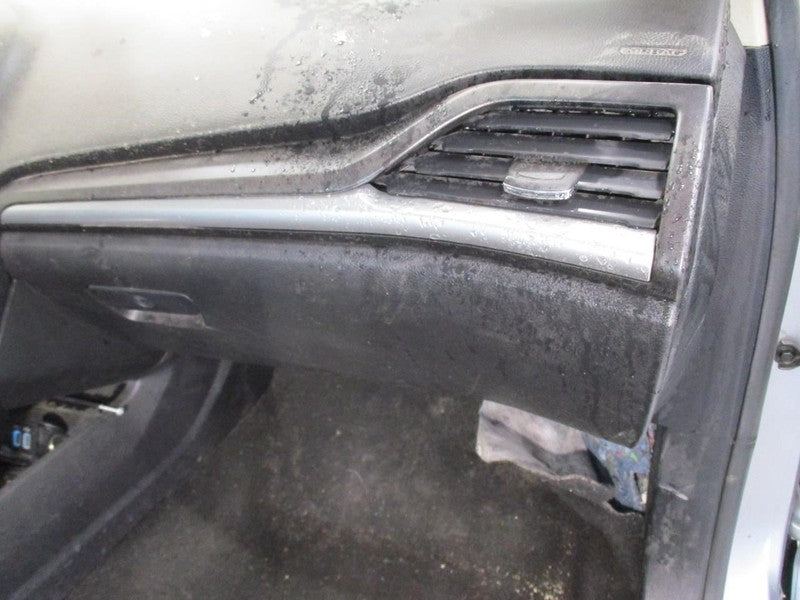 FUSION    2020 Glove Box 1682850