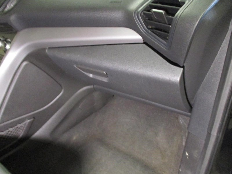 ESCAPE    2016 Glove Box 1850202