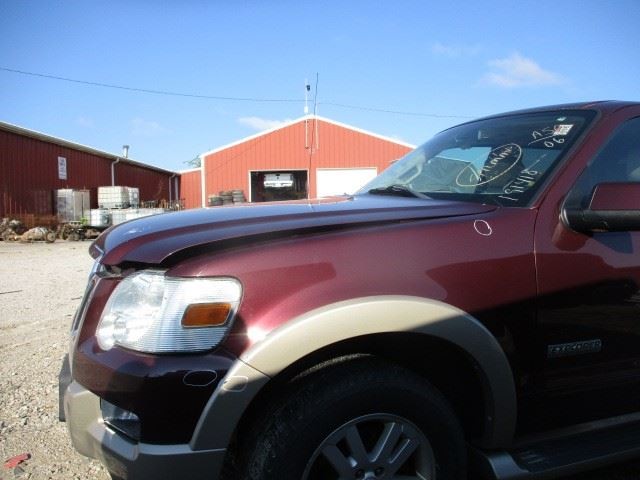 EXPLORER  2006 Front Door Trim Panel 1588132