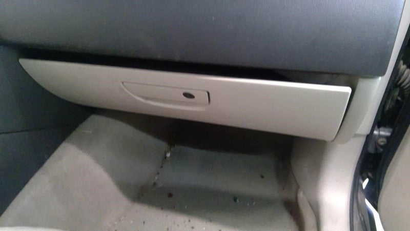 300C      2006 Glove Box 1885350