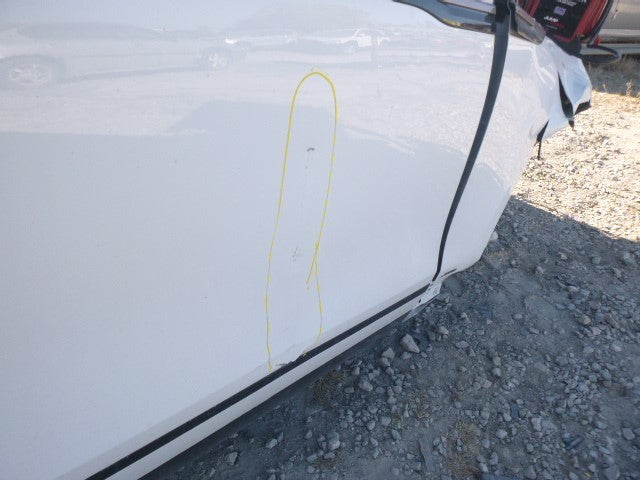 VELAR     2021 Door Trim Panel Rear 1611747