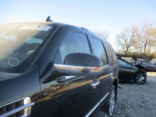 Driver Left Tail Light Quarter Mounted Fits 07-14 ESCALADE 1588941