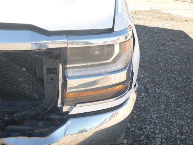 SILVRDO15 2018 Front Door Trim Panel 1602897