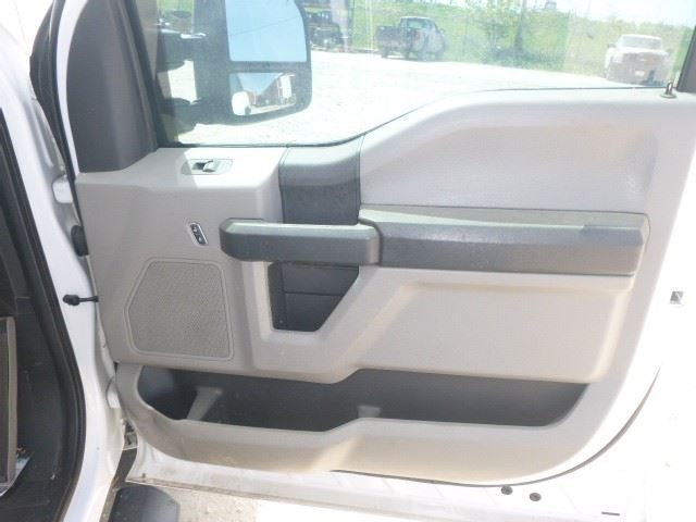 Ford F-350SD 2020-2025 Rear View Mirror Used 8411