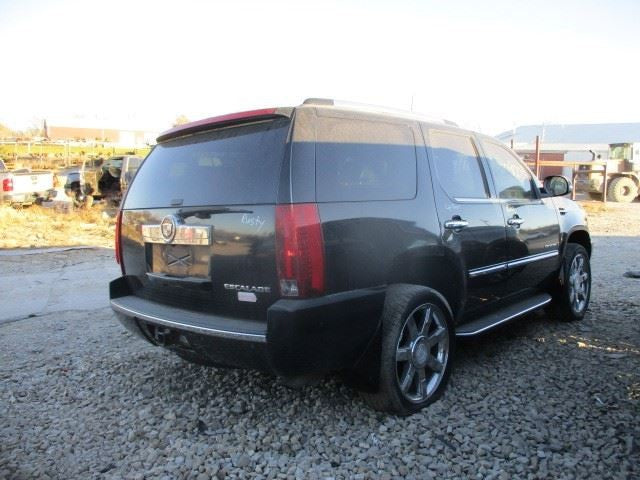 Driver Left Tail Light Quarter Mounted Fits 07-14 ESCALADE 1588941