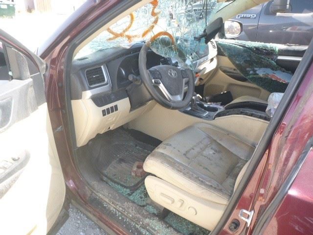 Driver Left Grille Outer With Fog Lamps Fits 14-16 HIGHLANDER 1606635