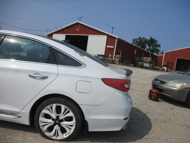 Info-GPS-TV Screen Control Panel Clock ID 94510C15104X Fits 15-16 SONA