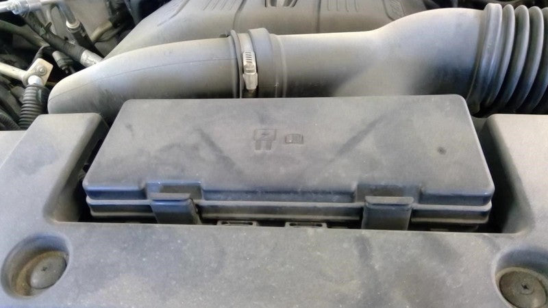 Fuse Box Engine Fits 16-17 NAVIGATOR 1918856