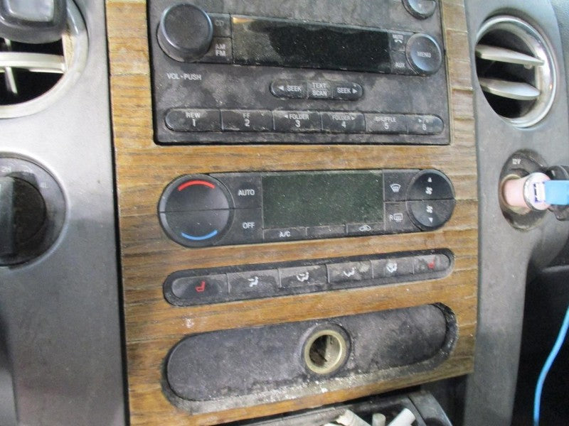 Temperature Control With AC Fits 05-07 FORD F150 PICKUP 1931020