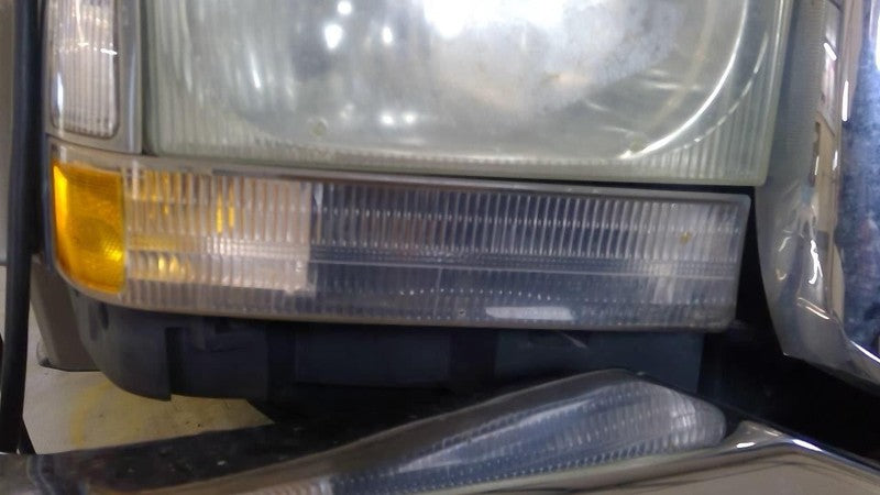 Passenger Corner/Park Light Park Lamp-turn Signal Fits 01-04 EXCURSION