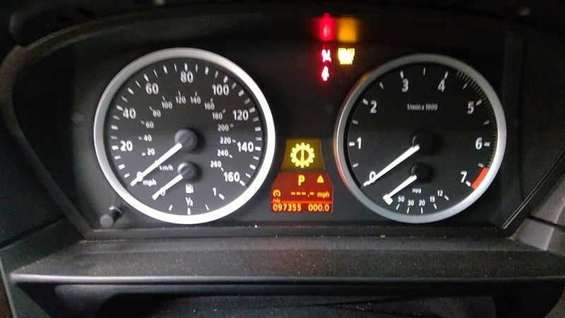 Driver Headlight With Xenon HID Fits 05-07 BMW 525i 1684138