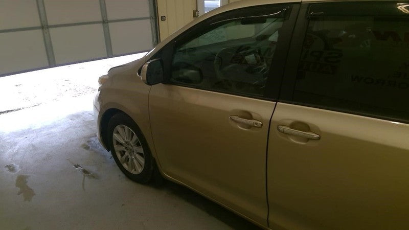 SIENNA    2011 Glove Box 1899396