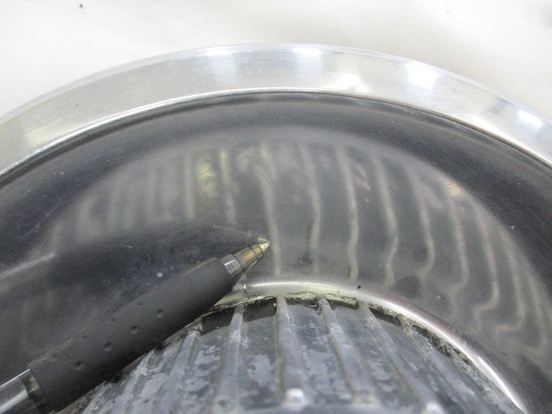 CORVETTE  1977 Center Cap Wheel 1636828