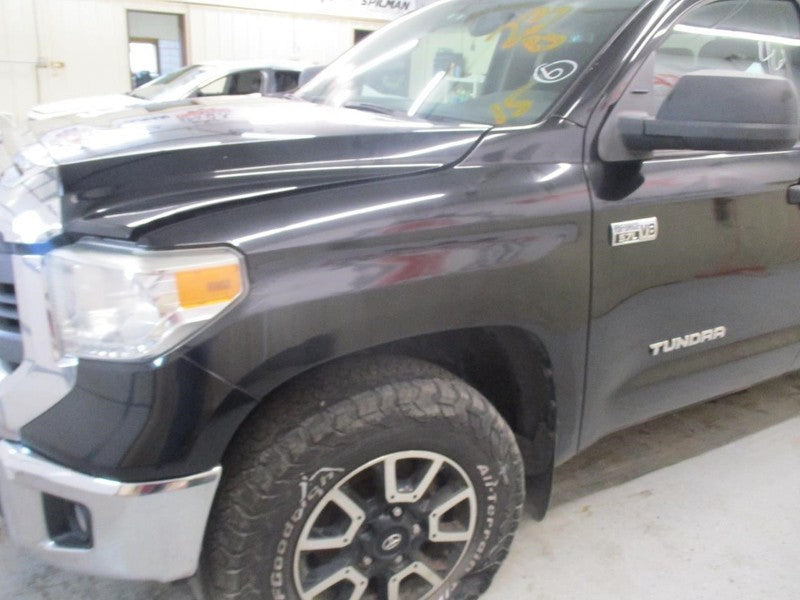 TUNDRA    2015 Owners Manual 1705052