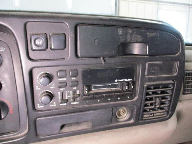 Audio Equipment Radio Receiver Am-fm-cassette Fits 95-03 DODGE 1500 VA