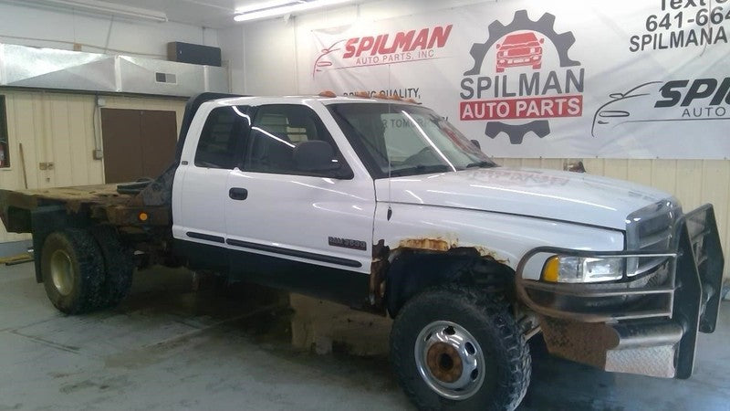 RAM3500   2001 Center Cap Wheel 2019413