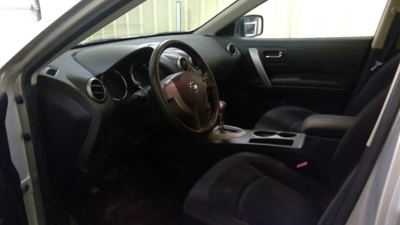 ROGUE     2010 Glove Box 1737080