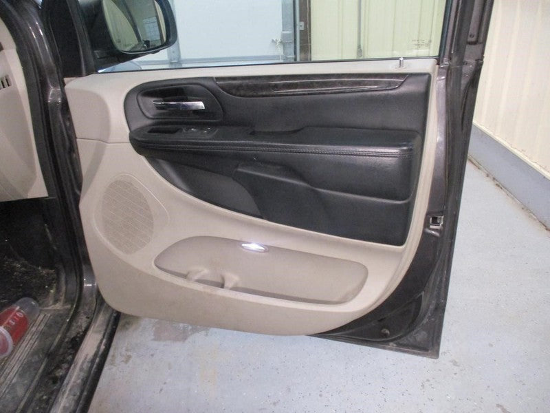 CARAVAN   2016 Front Door Trim Panel 2027928