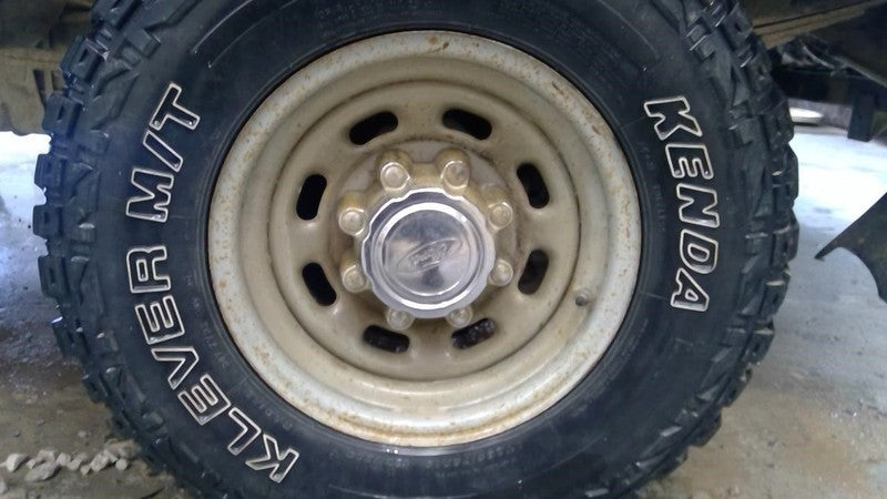 Passenger Headlight Sealed Beam Halogen Fits 99-04 FORD F250SD PICKUP 