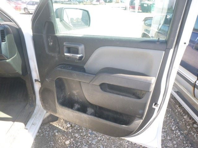 SILVRDO15 2018 Front Door Trim Panel 1602897