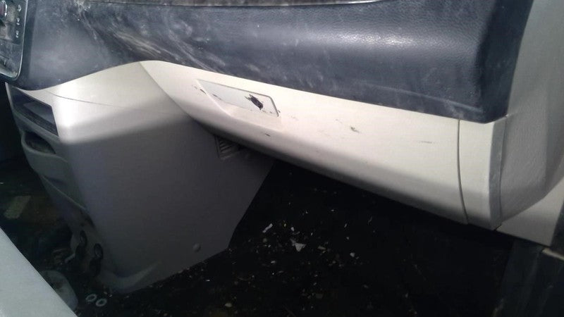 CARAVAN   2011 Glove Box 2023555