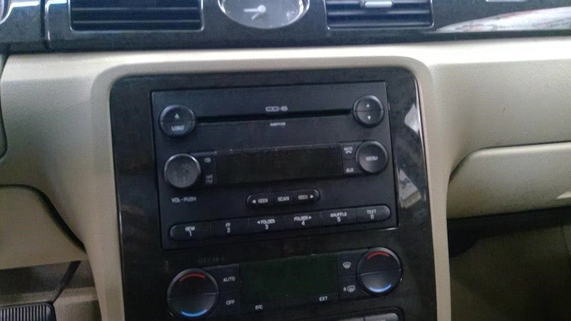 Audio Equipment Radio AM-FM-6 CD-MP3 Player Fits 06-07 FIVE HUNDRED 18