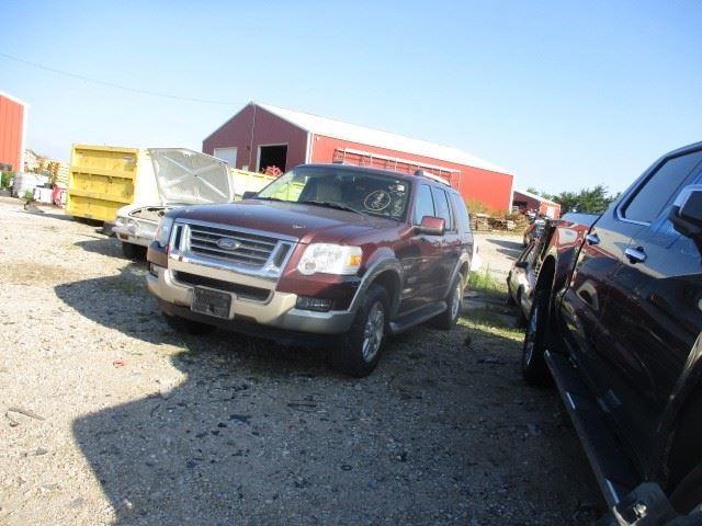EXPLORER  2006 Front Door Trim Panel 1588132