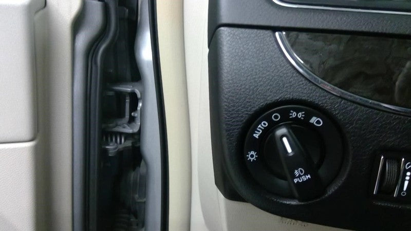 TOWN COUN 2014 Dash/Interior/Seat Switch 1896220
