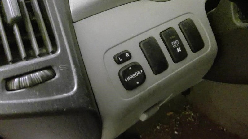 HIGHLANDR 2004 Dash/Interior/Seat Switch 1878528