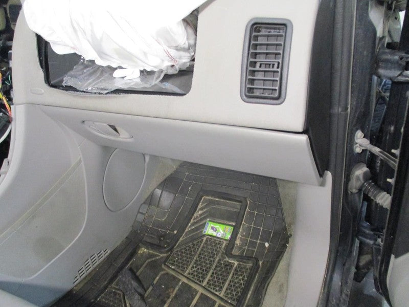 EQUINOX   2005 Glove Box 1972409