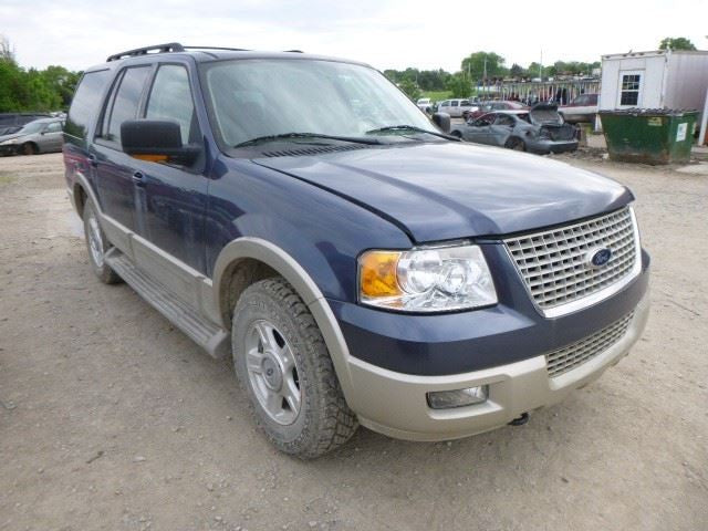 Passenger Right Headlight Bright Background Fits 03-06 EXPEDITION 1180