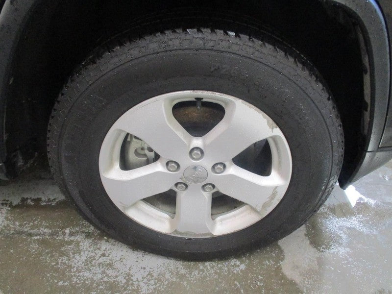 Wheel Road Wheel 18x8 Painted Silver Fits 11-13 GRAND CHEROKEE 1707776