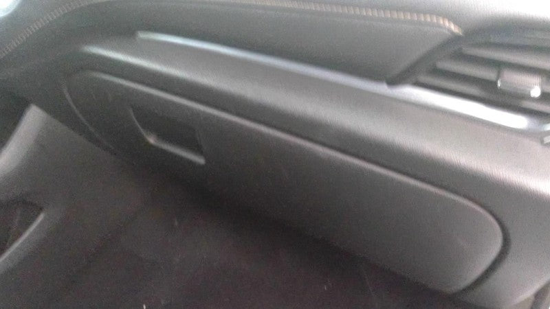 TRAVERSE  2018 Glove Box 1945053