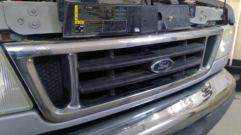 Fuse Box Engine Fits 05-08 FORD E150 VAN 1850922