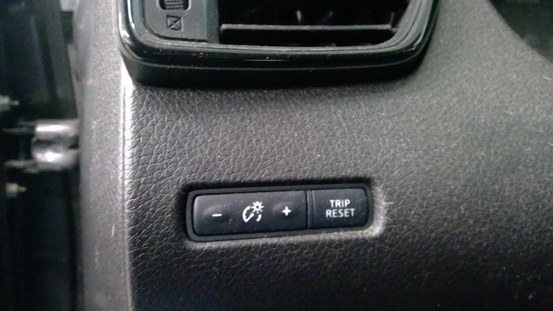 ROGUE     2017 Dash/Interior/Seat Switch 1894612