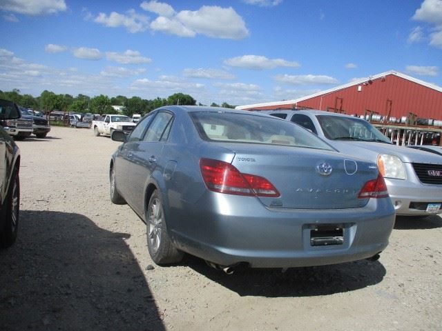 Passenger Tail Light Thru 9/09 Quarter Panel Mounted Fits 08-10 AVALON