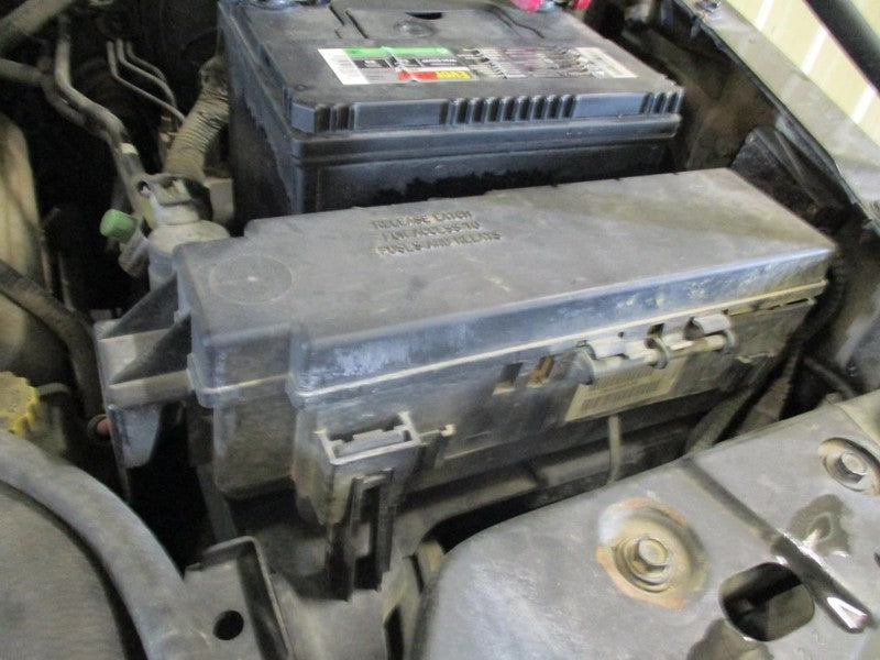 LIBERTY   2002 Battery Tray 1904415