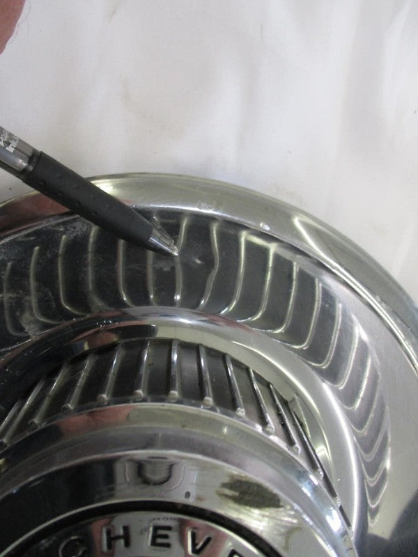 CORVETTE  1977 Center Cap Wheel 1636826