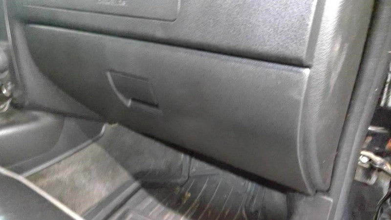 H3        2006 Glove Box 2028653