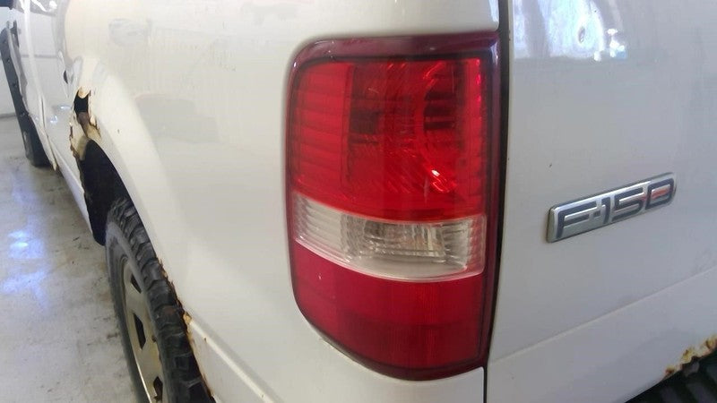 F150      2005 Glove Box 1881142